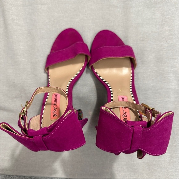 Sz. 8 Betsey Johnson 4" sequin block heel shoes, hot pink, bow, sparkle - Picture 4 of 11